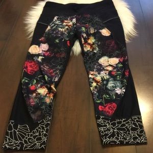 Athleta Floral Print Capri Leggings with Pockets